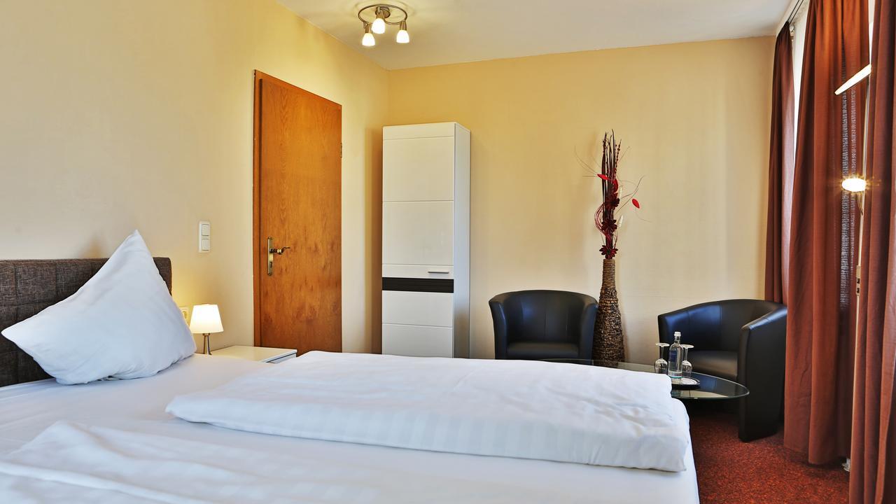 Hotel Am Schloss Alzey Extérieur photo